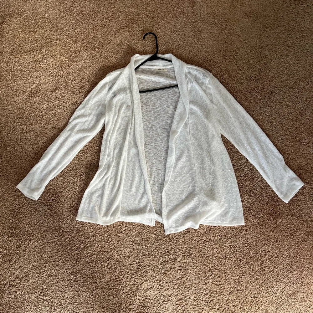 Size Small - Picture 1 of 2